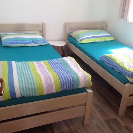 Apartamento M - 4 Persons Apartment, Put *