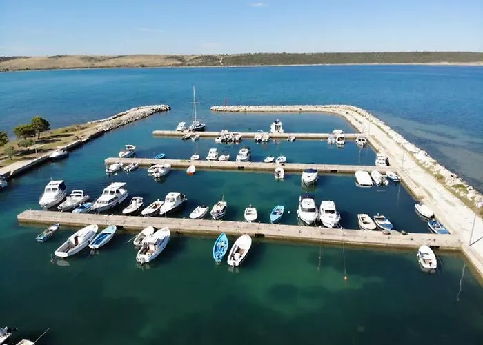 Apartman M - 4 Persons Apartment, Put *